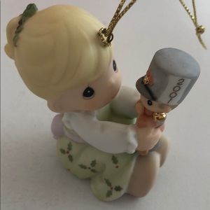 Precious Moments Christmas ornament